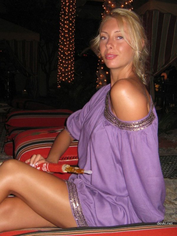 Russian Model's Private Nude Photos: Explicit Content for Adults Only