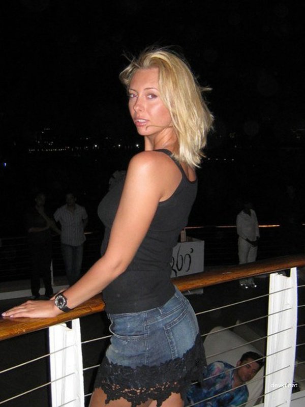 Russian Model's Private Nude Photos: Explicit Content for Adults Only
