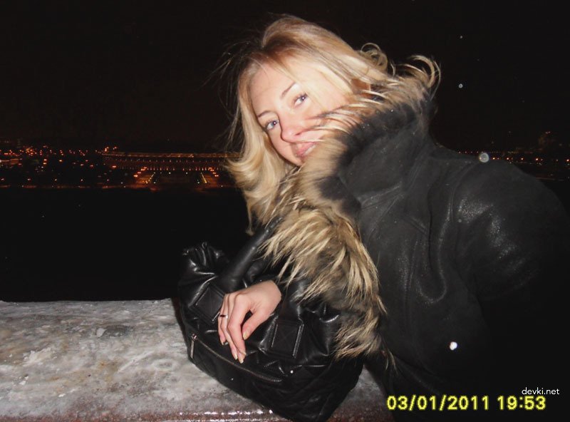 Russian Model's Private Nude Photos: Explicit Content for Adults Only
