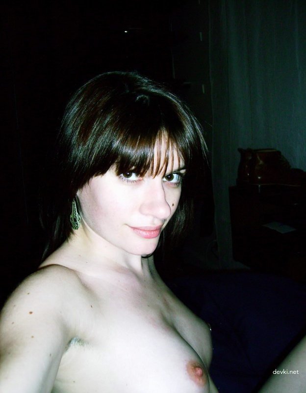 Seductive Pouty Girl: Hot and Steamy Photoshoot with Sultry Model