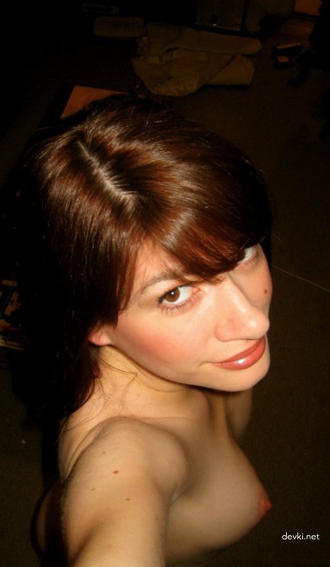 Seductive Pouty Girl: Hot and Steamy Photoshoot with Sultry Model