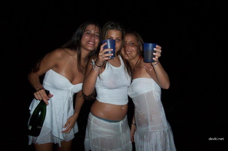 Hot Young Girlfriends Posed Seductively