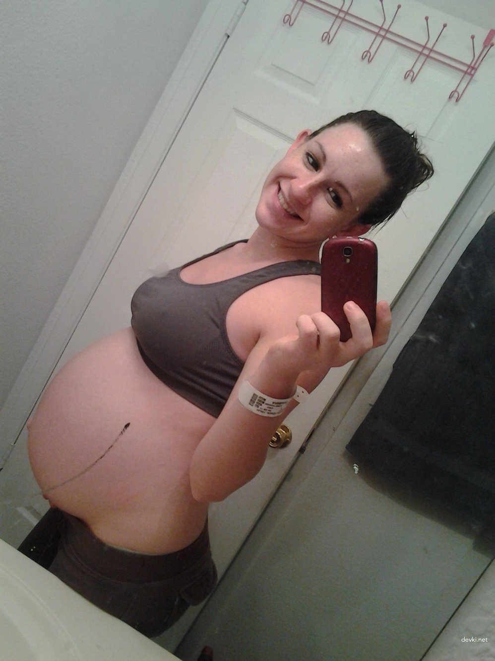Explicit Pregnant Girls Photo Gallery (156 Pics) - Hot and Naughty Expecting Women Exposed!