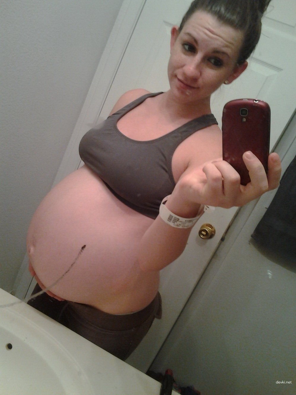 Explicit Pregnant Girls Photo Gallery (156 Pics) - Hot and Naughty Expecting Women Exposed!
