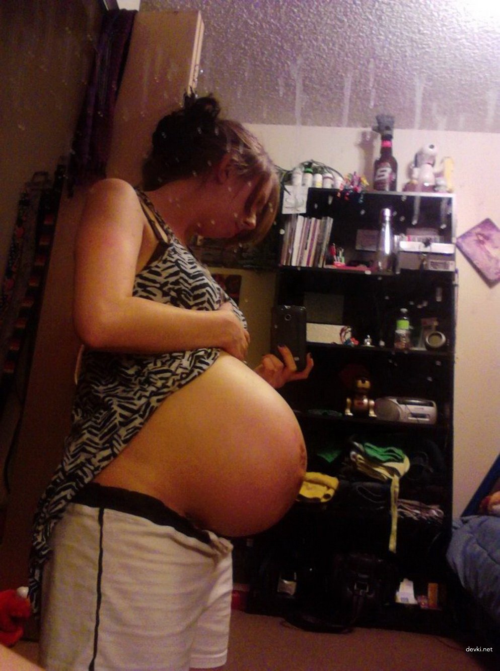 Explicit Pregnant Girls Photo Gallery (156 Pics) - Hot and Naughty Expecting Women Exposed!