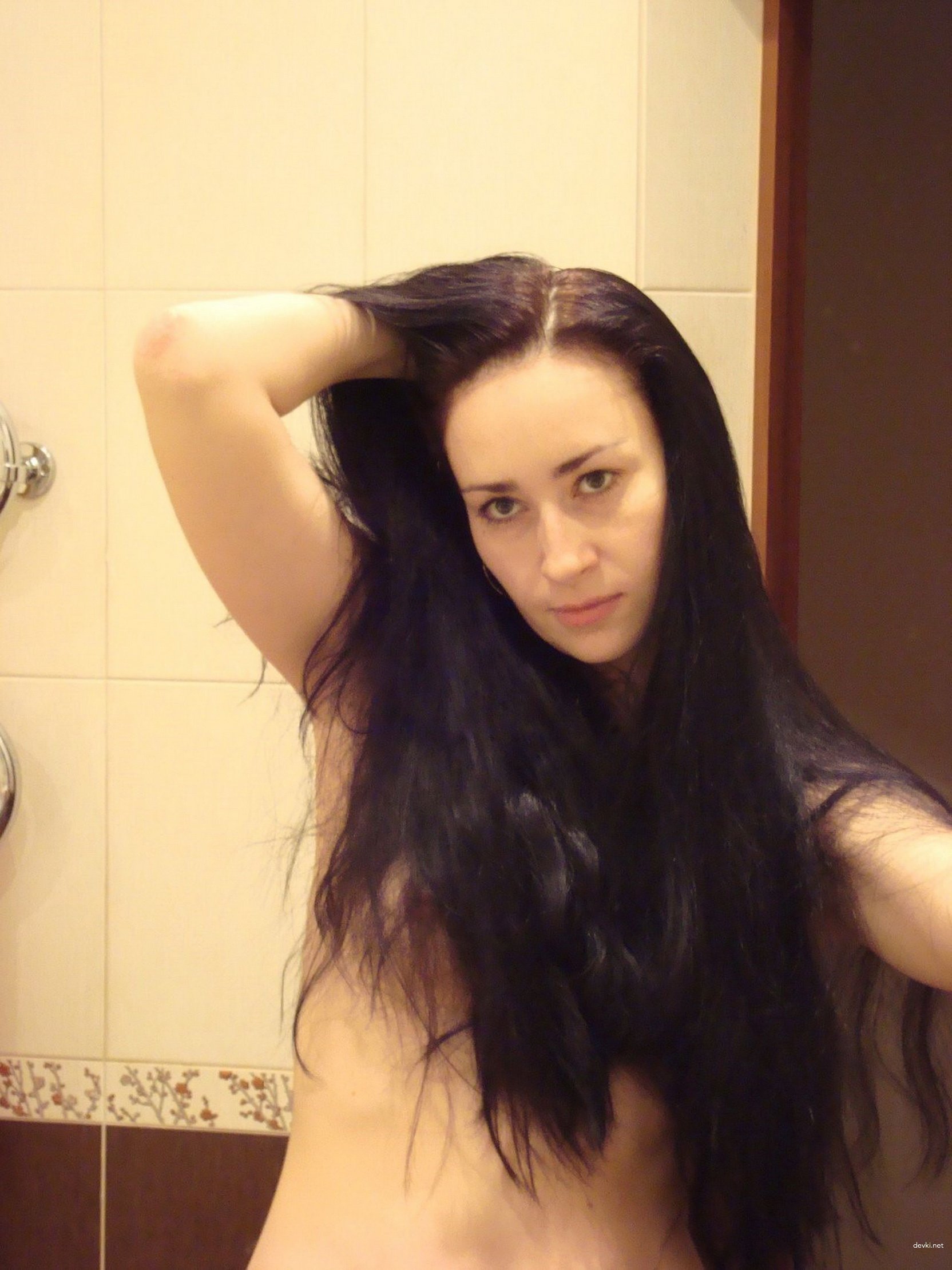 Pregnant Girl Fucks Herself: Solo Masturbation with Big Belly