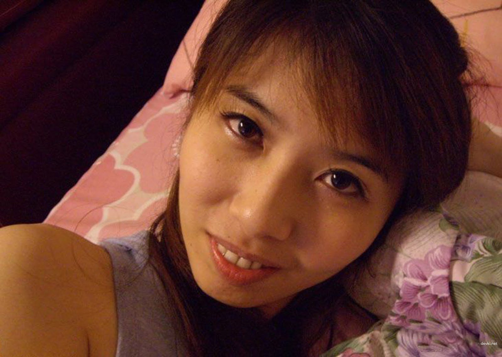 Explicit Young Chinese Porn Photo: Hot Asian Teen Gets Naughty