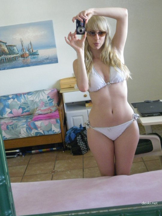 Naked Blonde Girl - Explicit Nude Photo of Hot Russian Woman