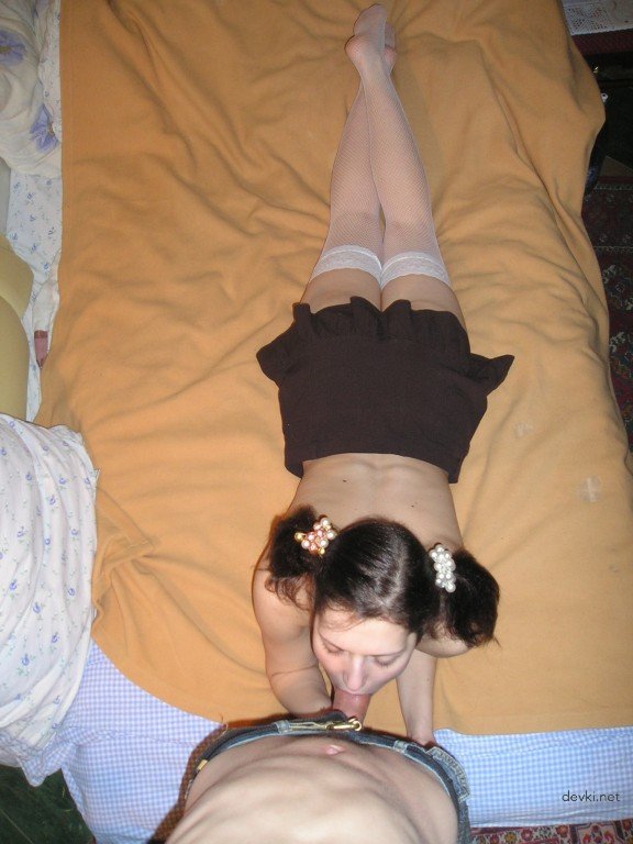 Teen slut deepthroats cock - Young babe gives blowjob