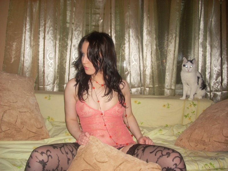 Bitch Wearing Stockings: Explicit and Sexy Photoshoot