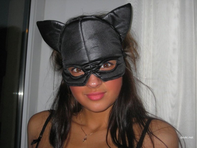 Hot girl preps pussy for hardcore fucking