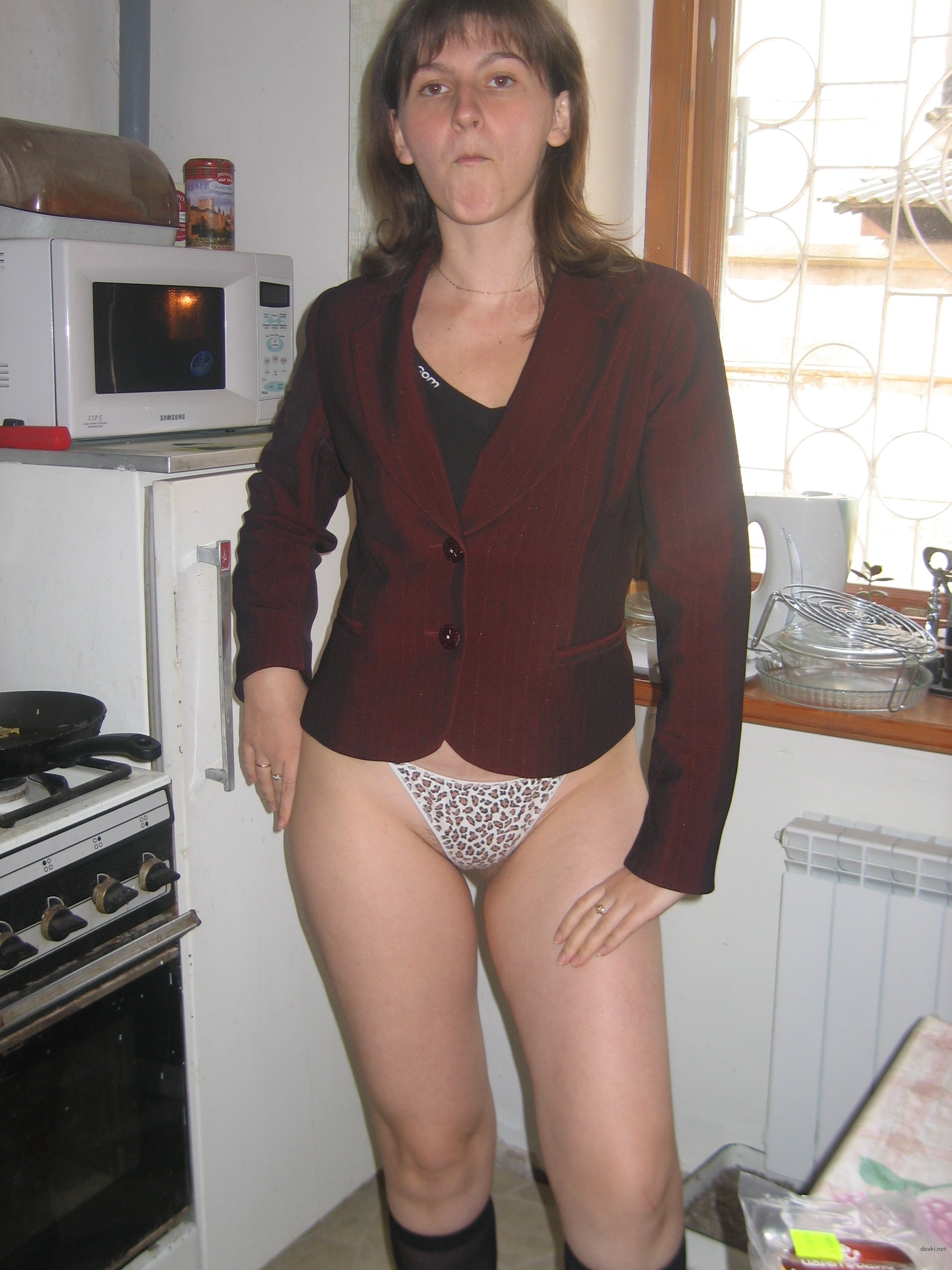 Hot Young Mom Deserves to Be Watched - Explicit MILF Photos