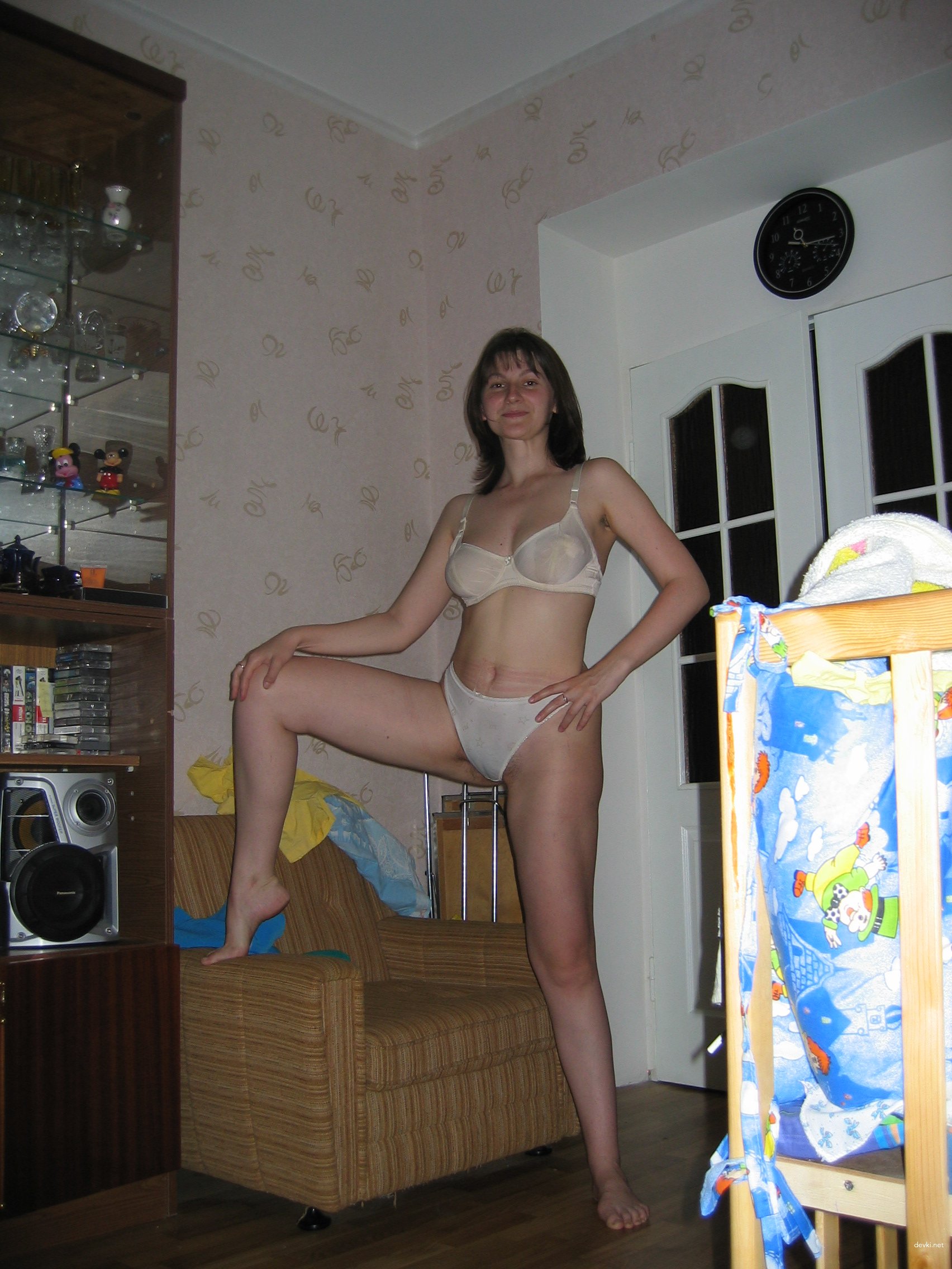 Hot Young Mom Deserves to Be Watched - Explicit MILF Photos