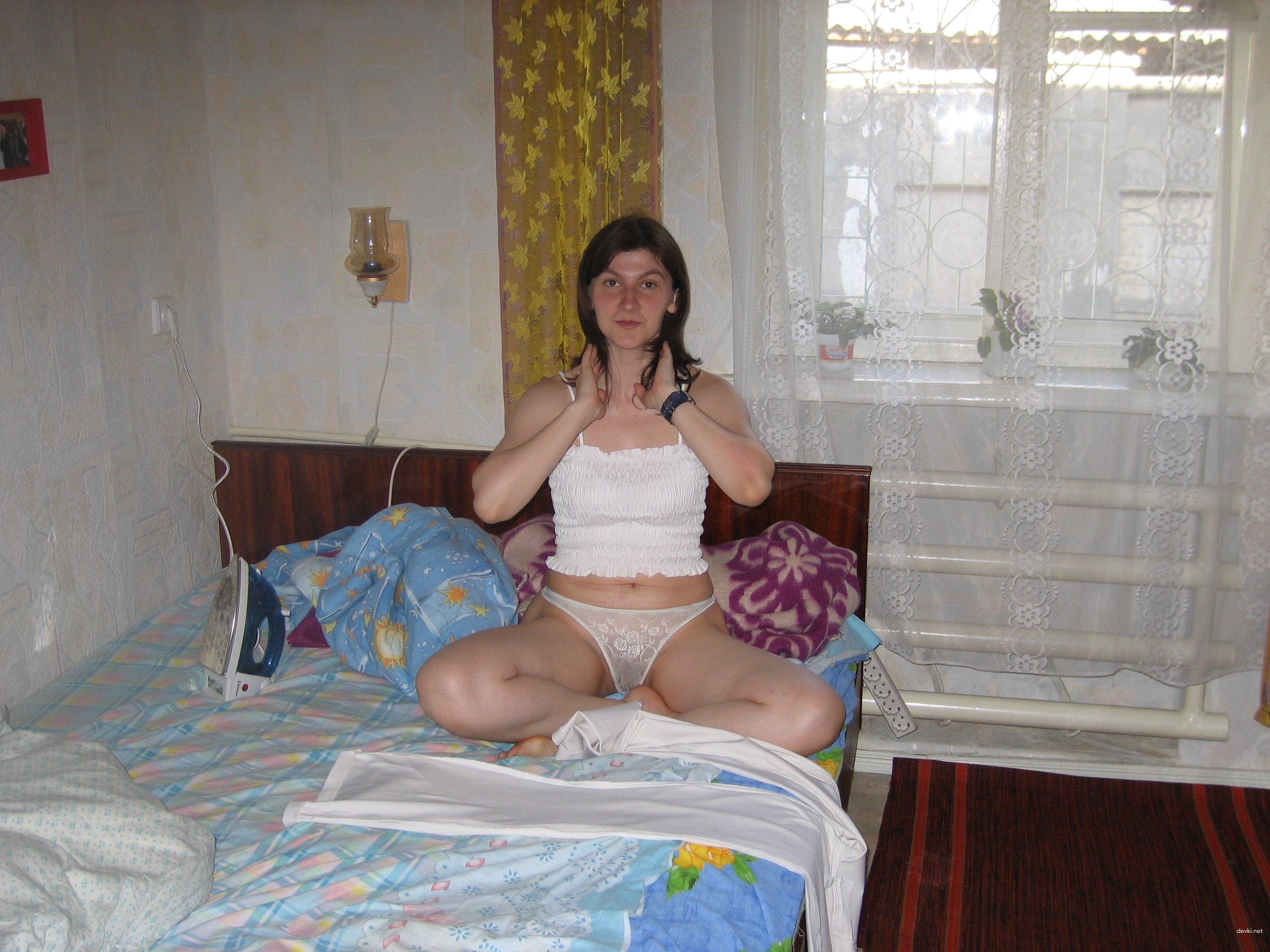 Hot Young Mom Deserves to Be Watched - Explicit MILF Photos