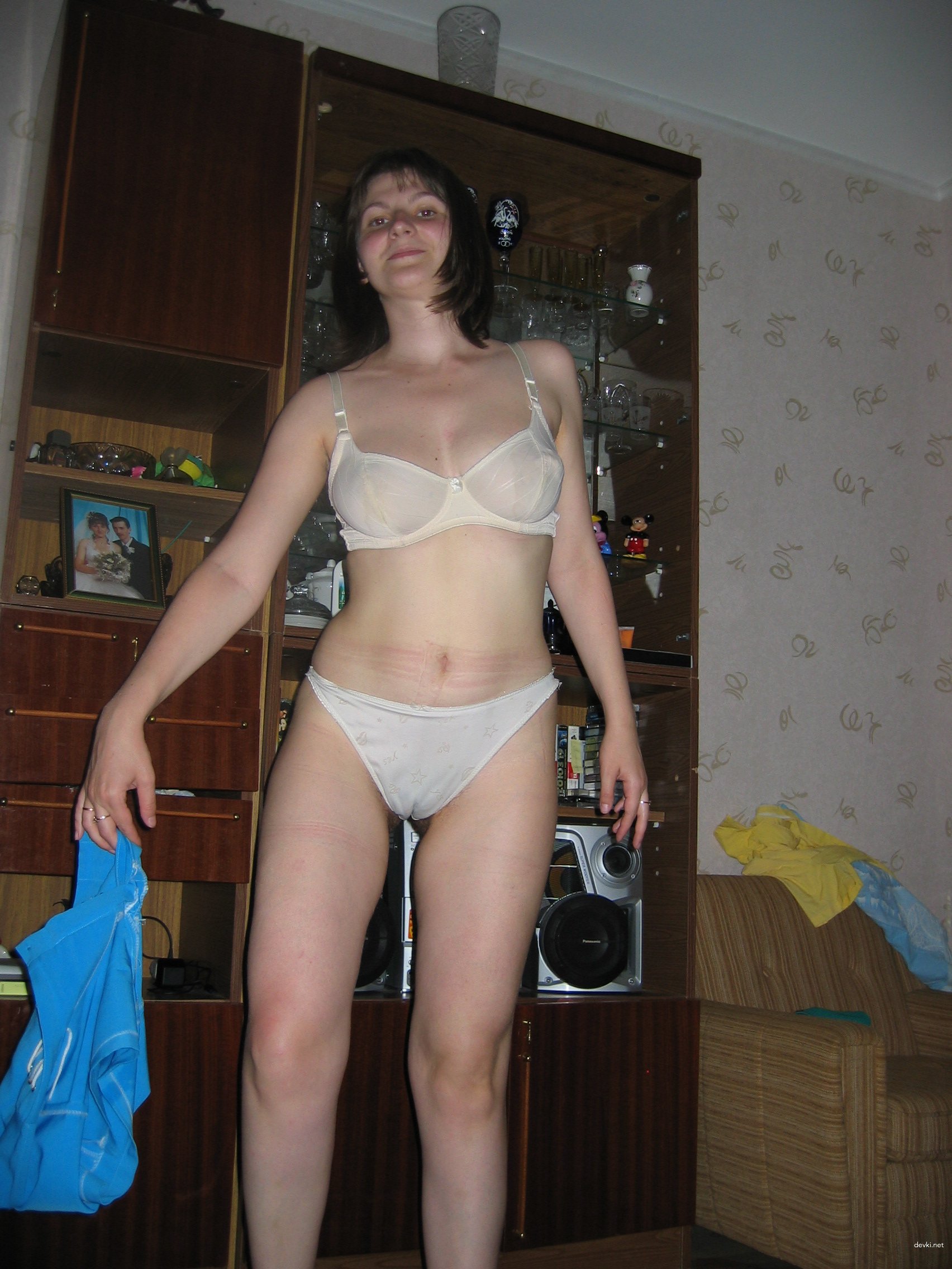 Hot Young Mom Deserves to Be Watched - Explicit MILF Photos