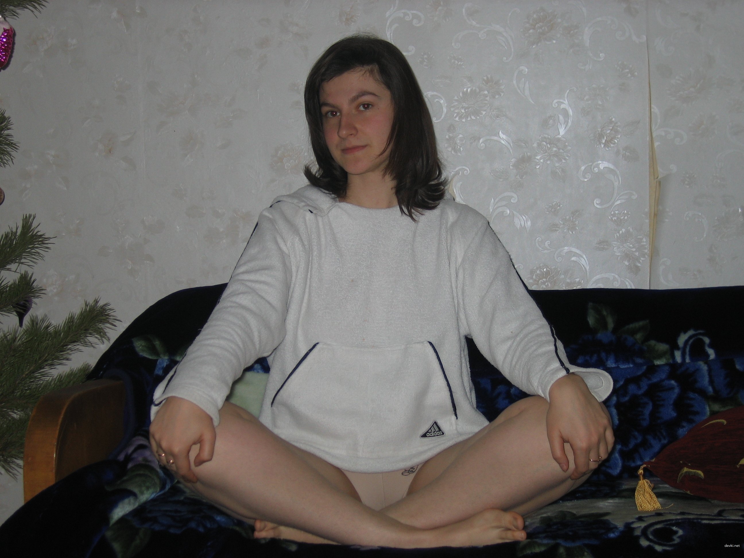 Hot Young Mom Deserves to Be Watched - Explicit MILF Photos