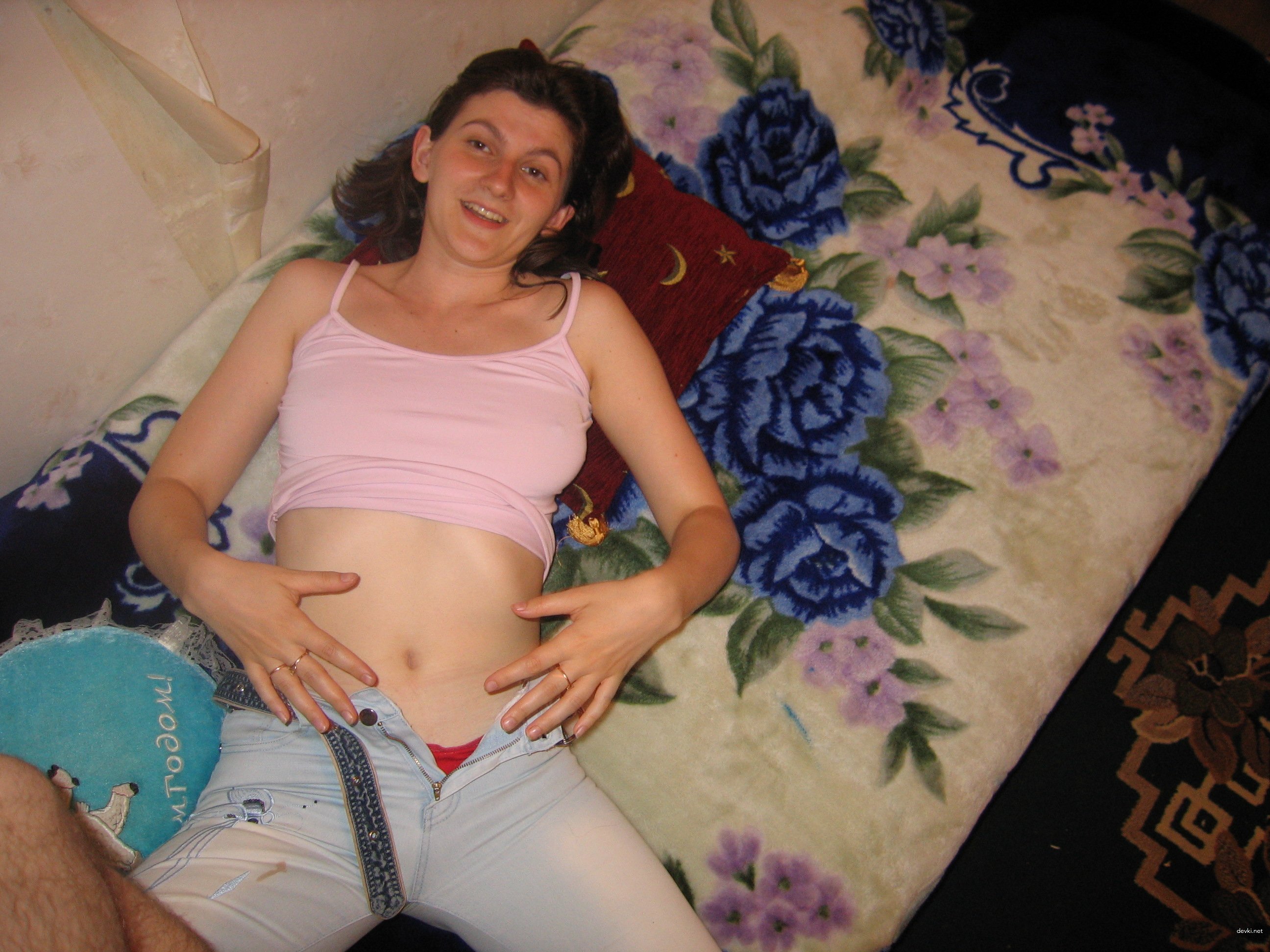 Hot Young Mom Deserves to Be Watched - Explicit MILF Photos