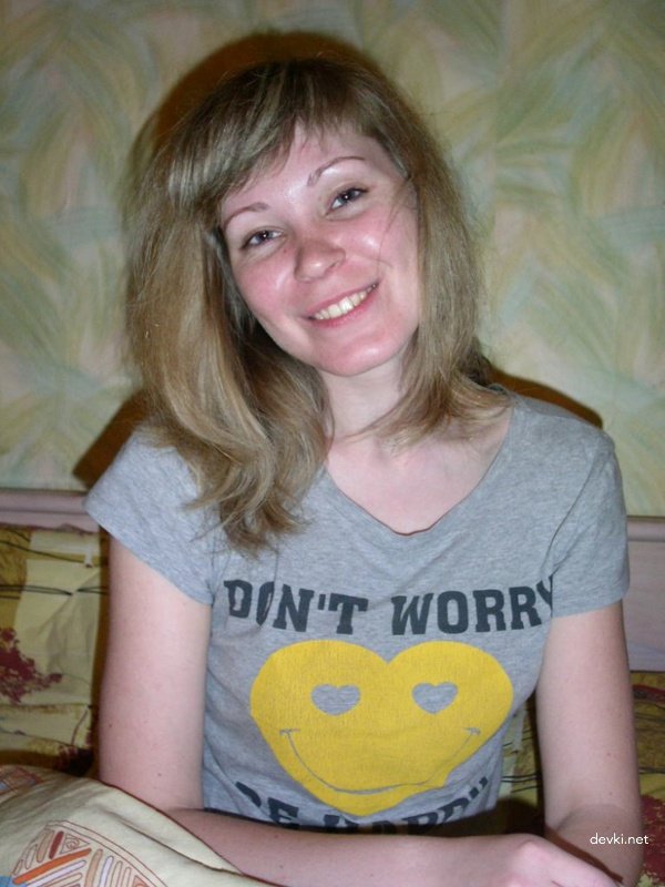 Hot Young Girl Removes Panties - Explicit Nude Photo