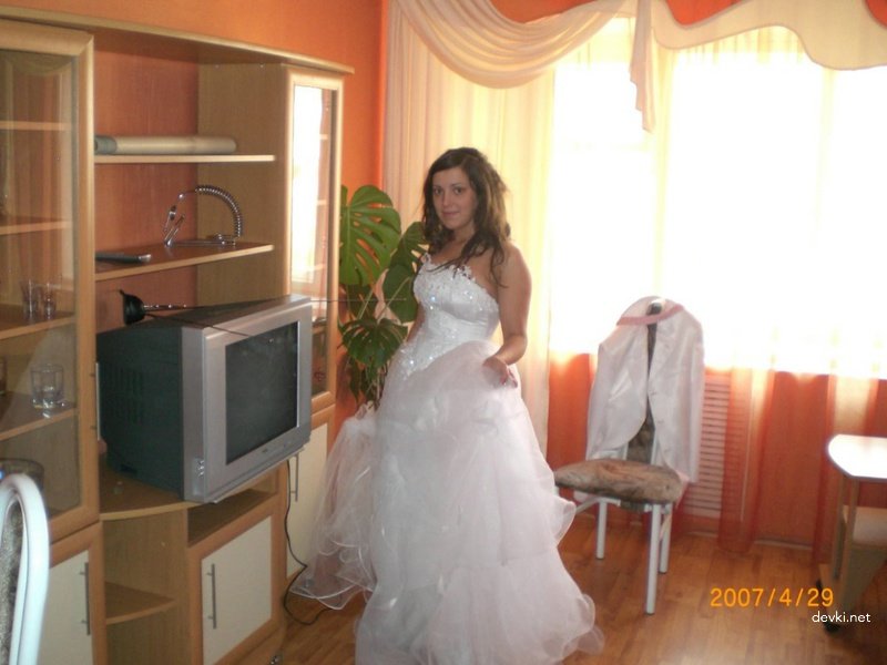 Fuck the Wet Bride's Pussy Hard