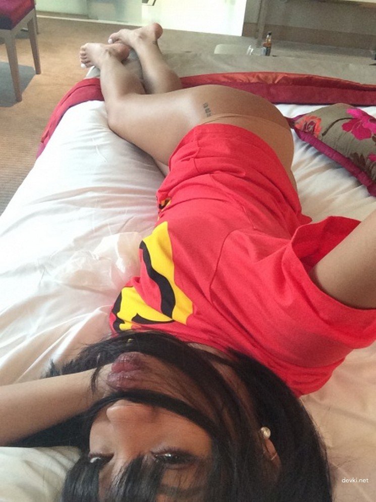 Nude Rihanna Exposed: Uncensored Photoshoot Revealed!