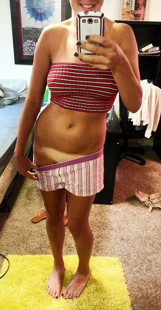 Naughty College Girl Nude Selfies: Explicit Young Student Exposed