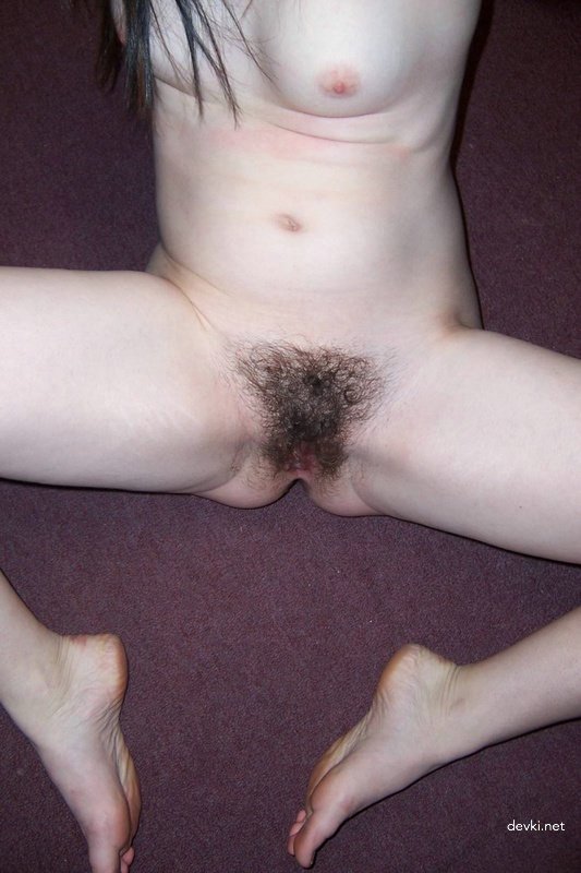 Girl refuses to shave her bush: Unapologetic and Natural