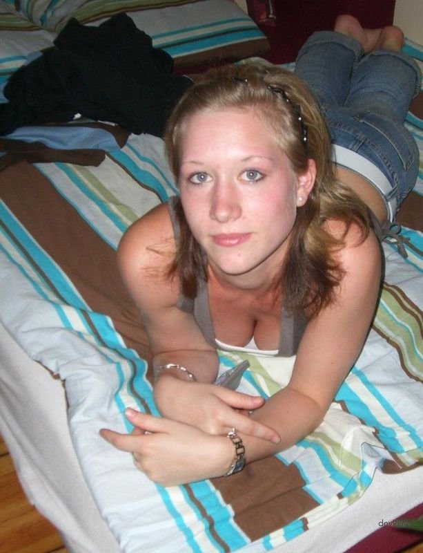 Girl Masturbates Her Clit - Intense Solo Action