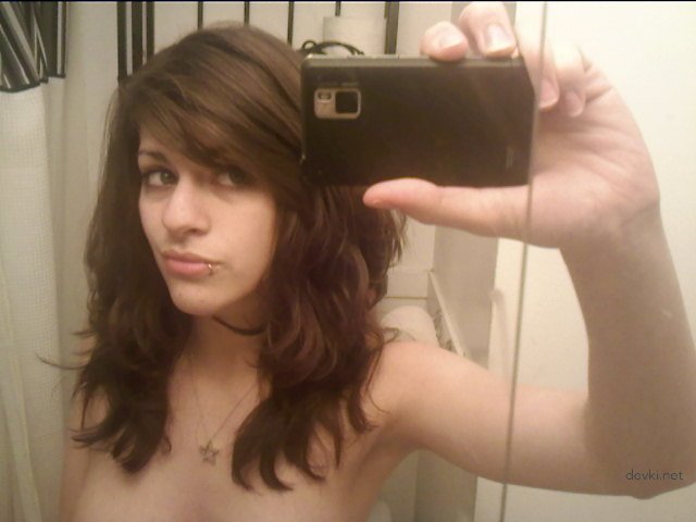 Explicit Home Photos of Young Girl - Naughty and Seductive Shots