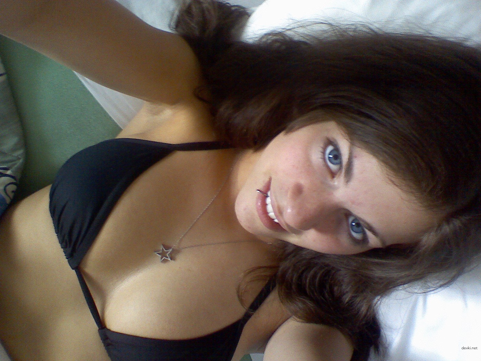 Explicit Home Photos of Young Girl - Naughty and Seductive Shots