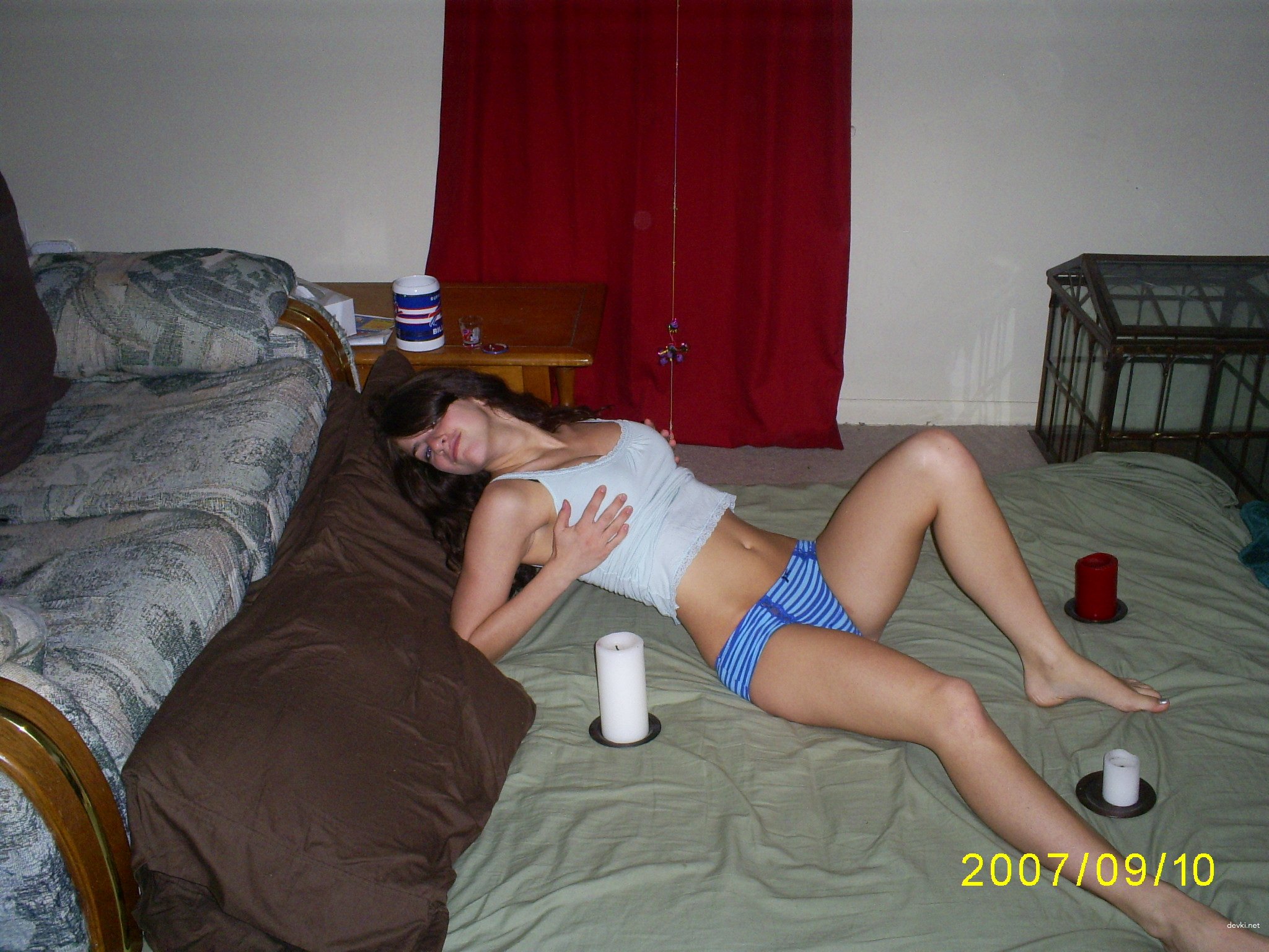Explicit Home Photos of Young Girl - Naughty and Seductive Shots