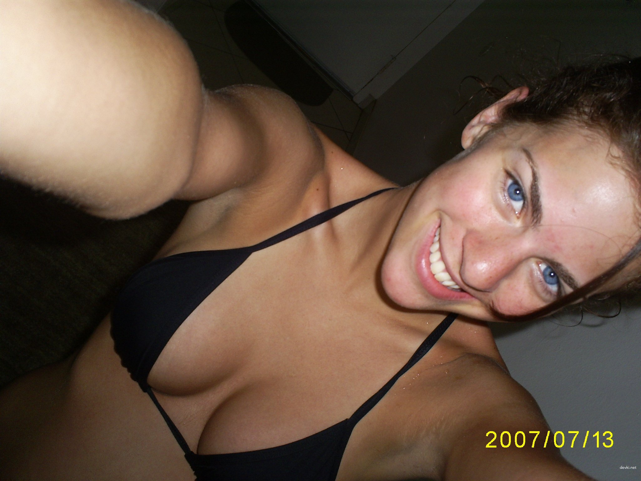Explicit Home Photos of Young Girl - Naughty and Seductive Shots