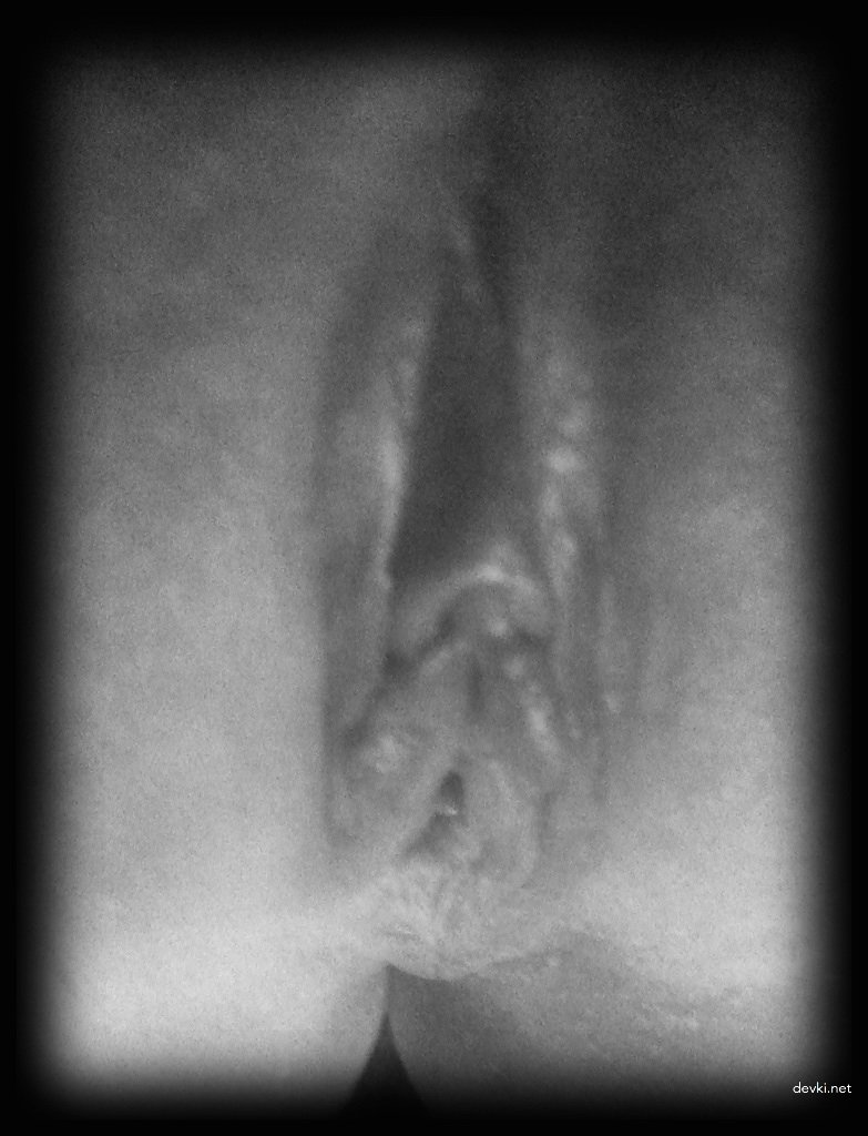 Explicit Young Mother Nude: Sensual Photo of Naked Mom
