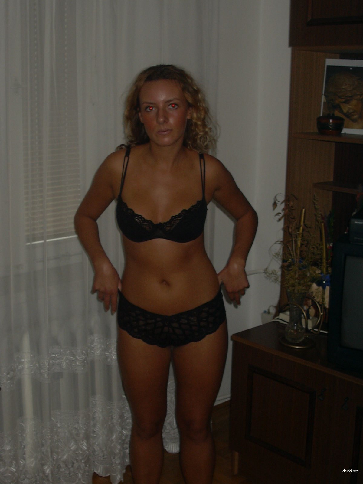 Blonde with Stunning Cleavage: Explicit Busty Beauty!