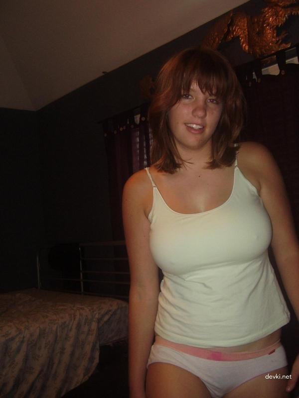 Explicit Naked Girl Home Photos: Young Teen Nude Pictures