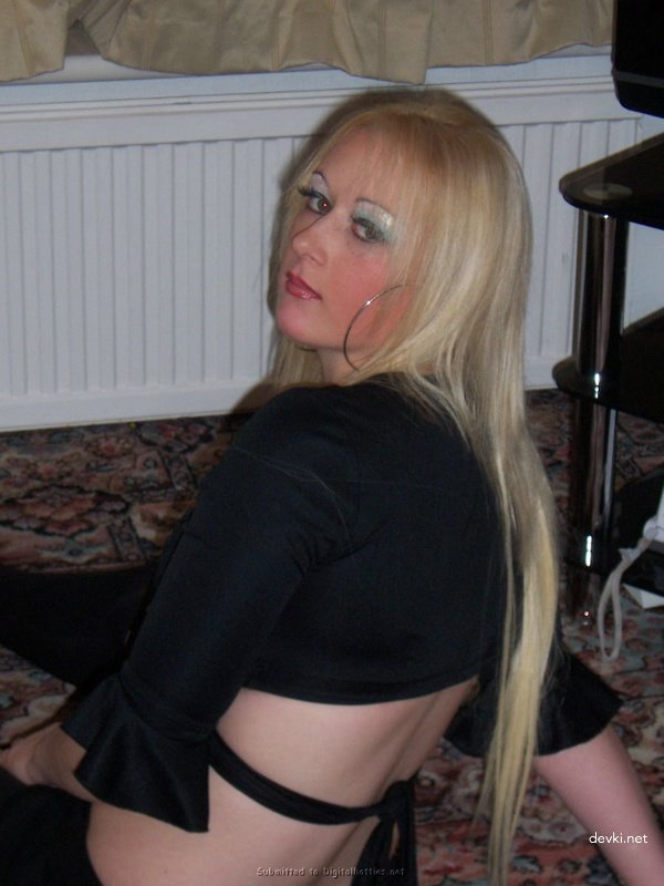 Big Booty Bitch Takes Big Cock