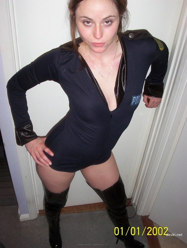 Latex-clad babe gets down and dirty in hot sex session