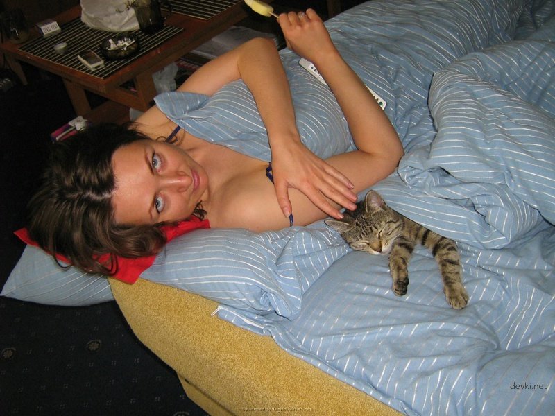 Explicit Woman Washing Her Pussy - XXX Adult Content