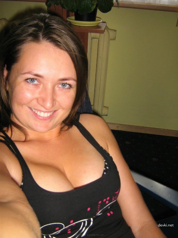 Explicit Woman Washing Her Pussy - XXX Adult Content