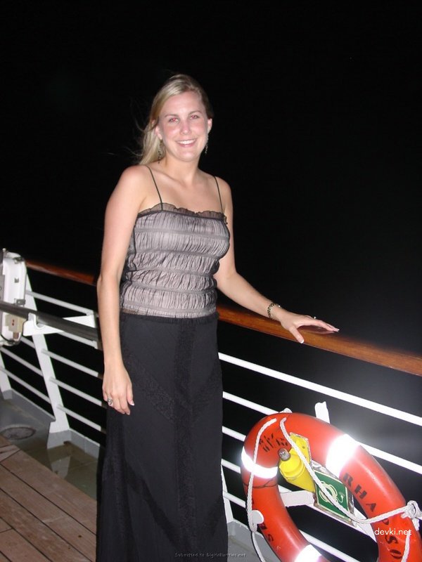 Honeymoon Report: Explicit Newlywed Porn
