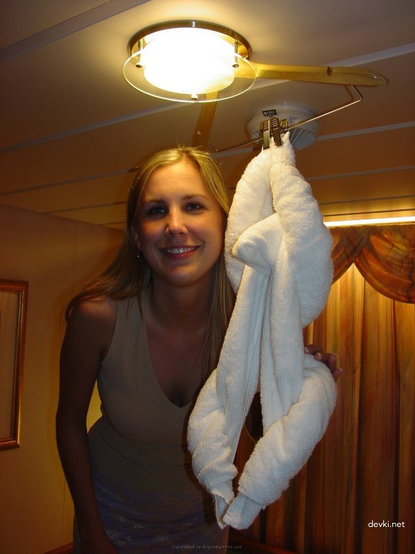 Honeymoon Report: Explicit Newlywed Porn
