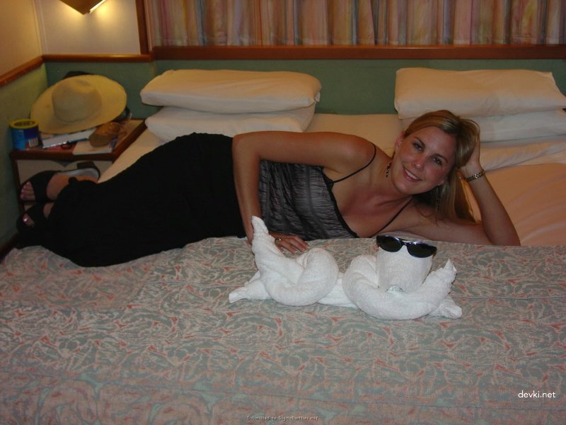 Honeymoon Report: Explicit Newlywed Porn
