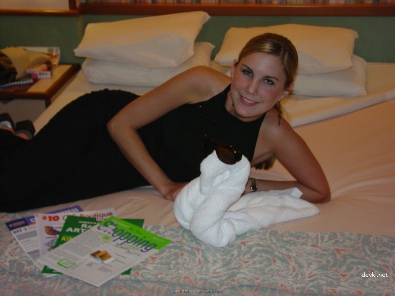 Honeymoon Report: Explicit Newlywed Porn