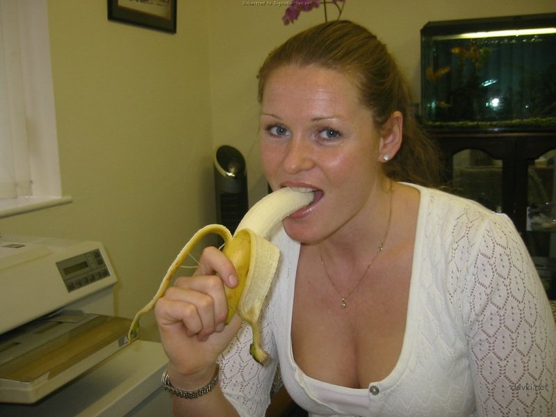 Depraved Mature Bitch Gets Wild and Dirty in Porn Photo