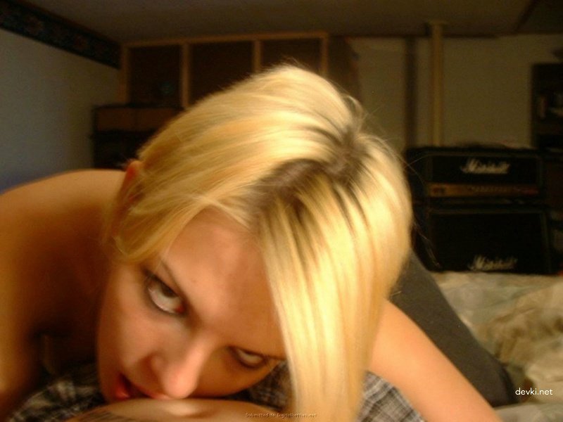 This Chick Loves Giving Blowjob - Hardcore Deepthroat Action!