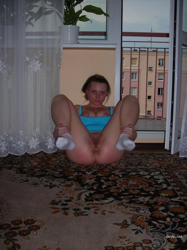 Girl Inserts Jar into Her Pussy - Extreme Insertion Porn Photo