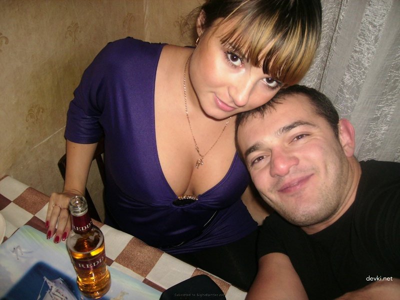 Guy pounds chubby girlfriend with gusto