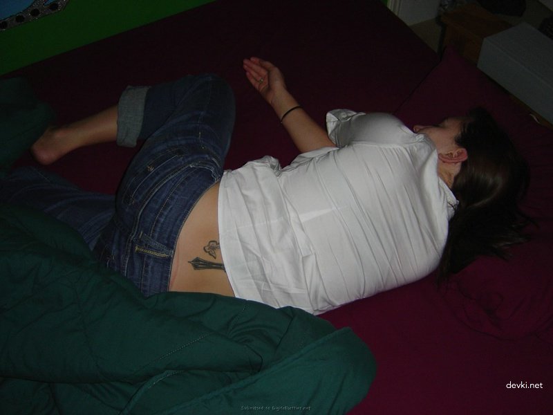 Man fucks juicy pussy hard - explicit hardcore porn photo