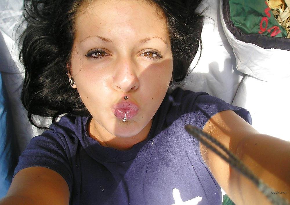 Exposed Pussy Slut: Hot Babe Flaunts Her Wet Cunt