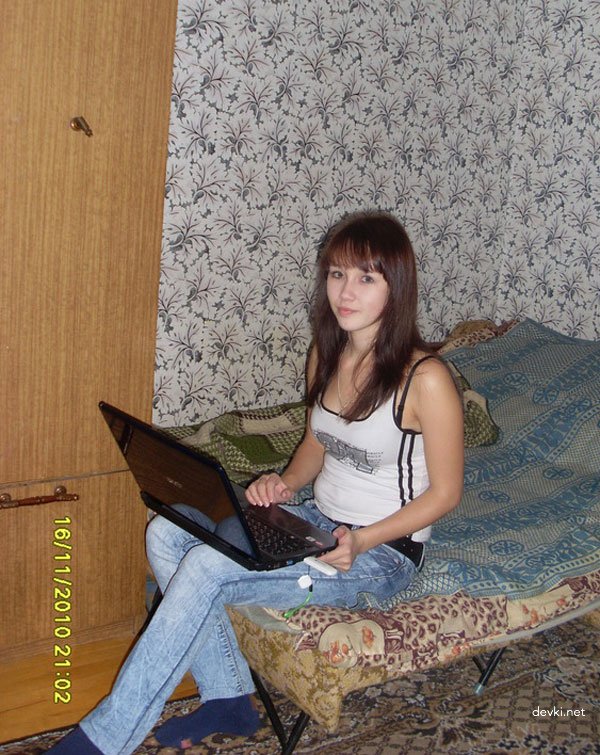 Teen girl takes cock in her tight ass