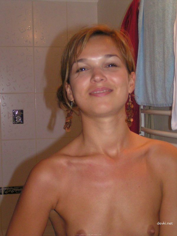 Hot Girl Giving Blowjob to Boyfriend - Explicit Oral Sex Action